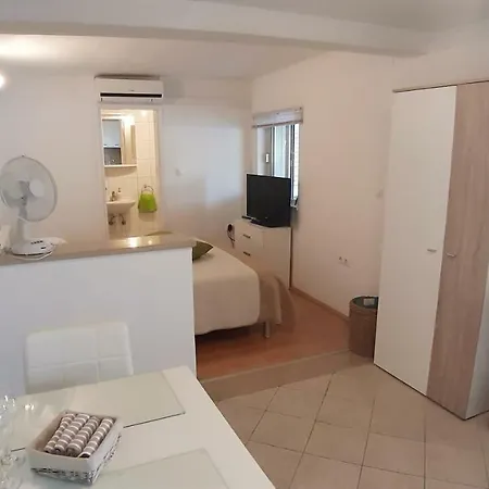 Mojmir Apartament *
